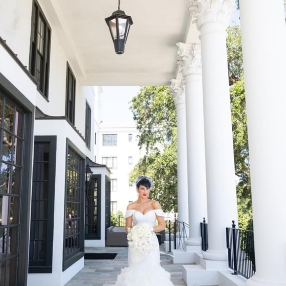 Martina Lima Wedding Gown - Picture 3 of 7